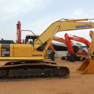 https://maquinariapesada-cat.com/wp-content/uploads/2019/07/Komatsu-PC200LC-7L-PC220LC-7L-Excavadora-Hidráulica-Manual-de-Servicio-de-Fabrica-Taller.jpg